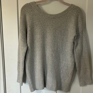 Elegant Heather Gray Women's Crew Neck Sweater